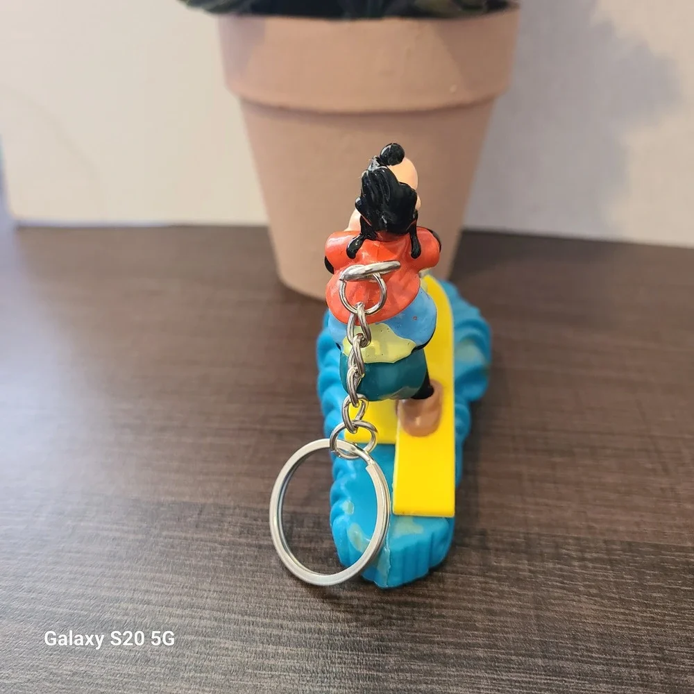 Disney Goofy Donald Duck Surfing Wave Keychain Toy‎ Burger King Collectible